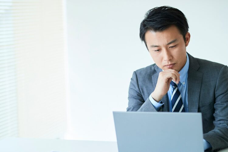 募集しても来ない、入ってもすぐ辞める……その原因を1分で可視化。「人事評価&キャリア適性」2つの無料診断を徹底解説。